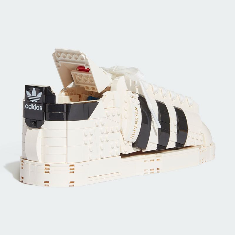lego-adidas-originals-superstar-10282-06